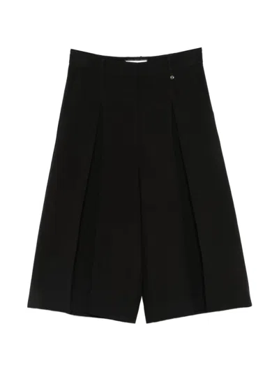 Nissa Bermuda In Black