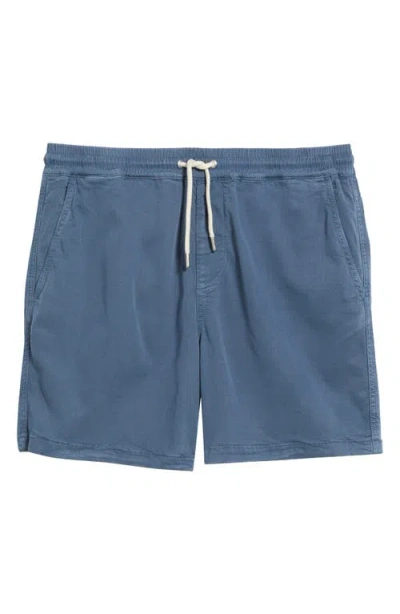 Nn07 Gregor Shorts In Bering Sea