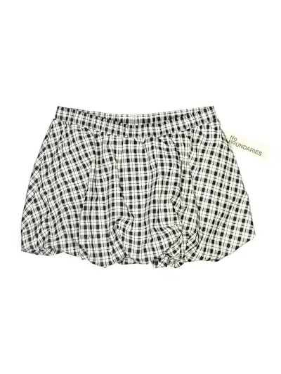 No Boundaries Casual Skirt In White
