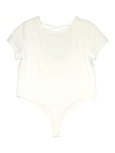 Pre-owned No Boundaries Short Sleeve Top Ivory Scoop Neck Tops