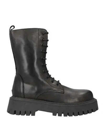 Noa A. Woman Ankle Boots Black Size 10 Leather