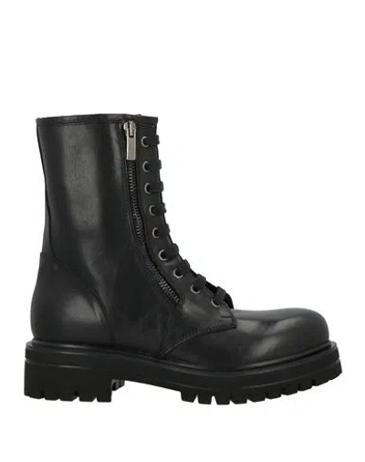 Noa A. Woman Ankle Boots Black Size 7 Leather