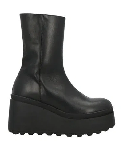 Noa A. Woman Ankle Boots Black Size 8 Leather