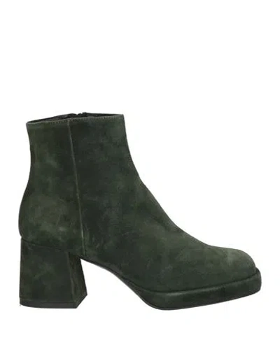 Noa A. Woman Ankle Boots Dark Green Size 6 Leather