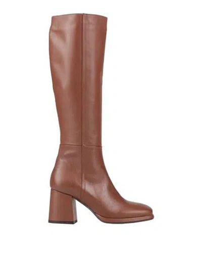 NOA A. NOA A. WOMAN BOOT BROWN SIZE 11 SOFT LEATHER