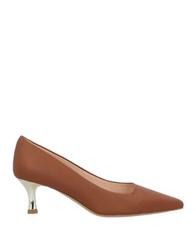 Noa A. Woman Pumps Tan Size 8 Leather