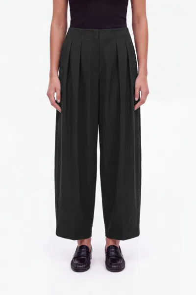 Nocturne Double Pleat Belted Trousers In Black
