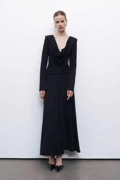 Nocturne Padded Accessory Detailed Maxi Dress In Black