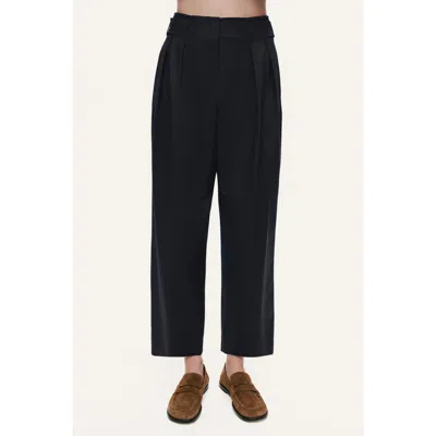 Nocturne Pleated Tapered Crop Pants In Blue