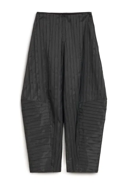 Nocturne Women's Black Wrinkled Balloon Fit Pants