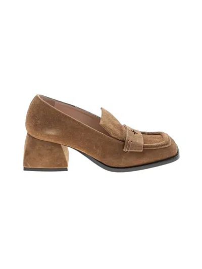 Pre-owned Nodaleto Flats In Brown