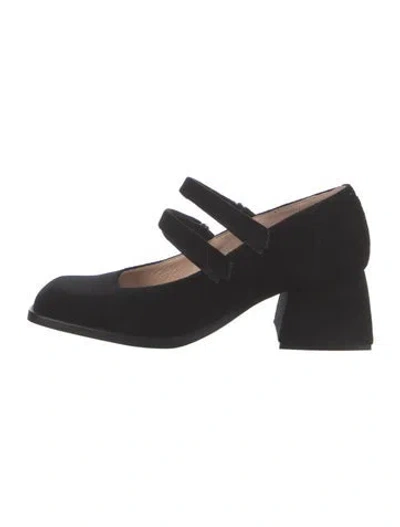 Pre-owned Nodaleto Velvet Pumps In Black