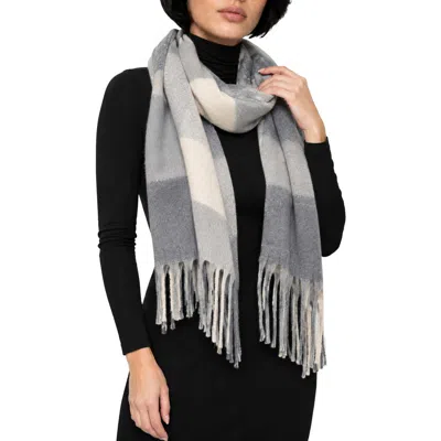 Noize Plaid Scarf With Fringe In Grey