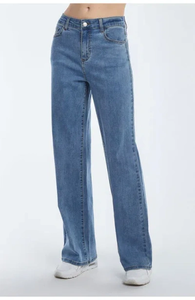Noli Yoga Dahlia High Rise Relaxed Jean In Medium Blue