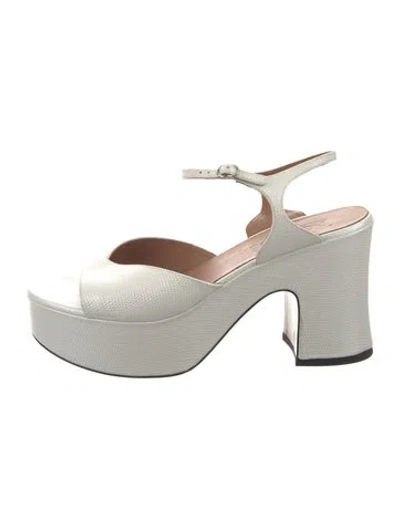 Pre-owned Nomasei Embossed Leather Sandals In White