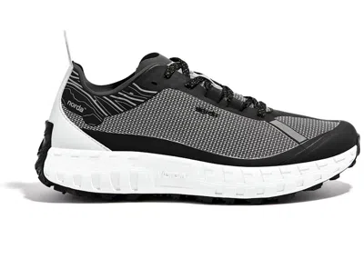 Pre-owned Norda Men's  001 Sneakers In Black/white