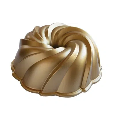 Nordic Ware Bundt® Aluminum Non-stick Novelty Round Pan In Gold