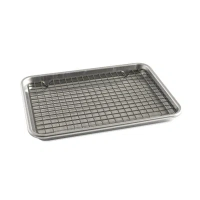 Nordic Ware Naturals® Quarter Sheet With Oven-safe Nonstick Grid In Silver