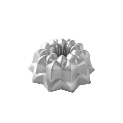 Nordic Ware Non-stick Novelty Star Bundt Cake Pan In Silver