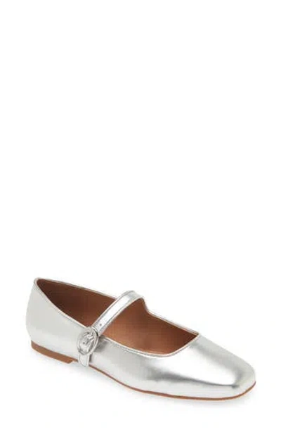 Nordstrom Rack Acinda Flat In Silver Metallic