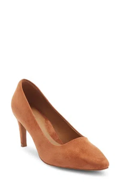 Nordstrom Rack Clover Pump In Brown