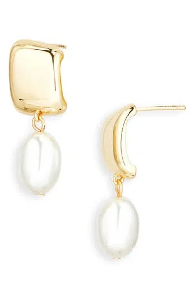 Nordstrom Rack Faux Pearl Drop Earrings In Gold