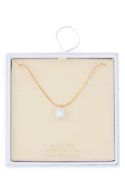 Nordstrom Rack Faux Pearl Pendant Necklace In Gold
