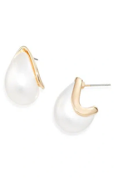 Nordstrom Rack Faux Pearl Teardrop Stud Earrings In Gold