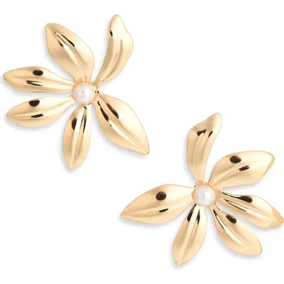 Nordstrom Rack Imitation Pearl Floral Stud Earrings In White- Gold