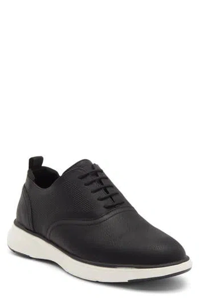 Nordstrom Rack Logan Hybrid Oxford In Black