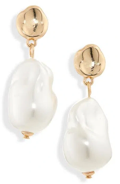 Nordstrom Rack Molten Faux Pearl Drop Earrings In Gold