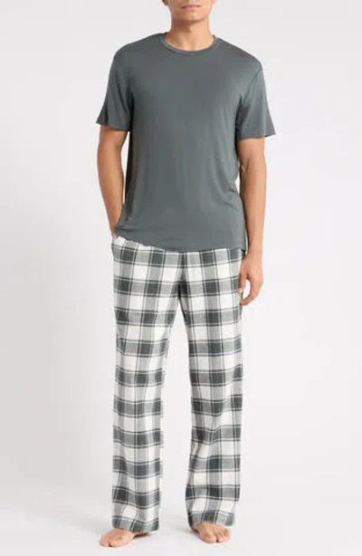 Nordstrom Rack T-shirt & Flannel Pajama Pants Set In Green