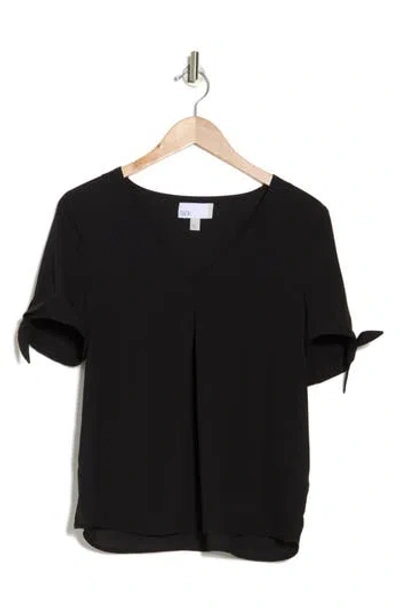 Nordstrom Rack V-neck Tie Short Sleeve Top In Black