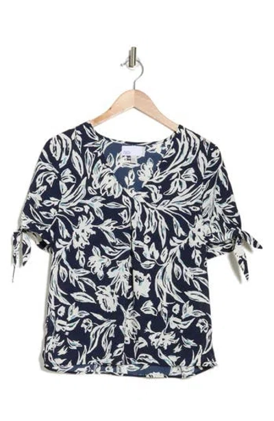 NORDSTROM RACK NORDSTROM RACK V-NECK TIE SHORT SLEEVE TOP