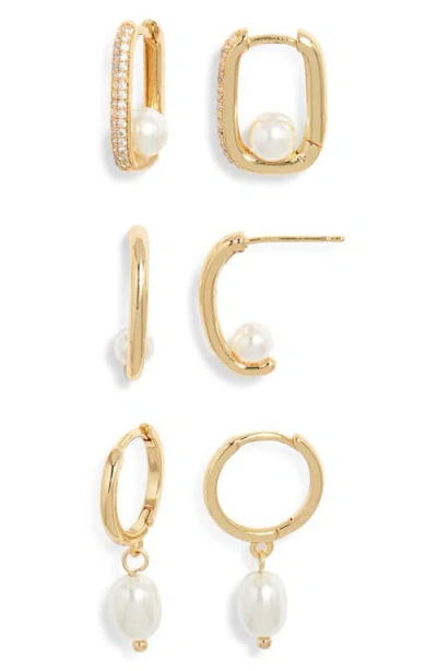 Nordstrom Set Of 3 Assorted Freshwater Pearl Huggie Hoop Earrings In Gold