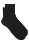 Nordstrom Solid Quarter Crew Socks In Black