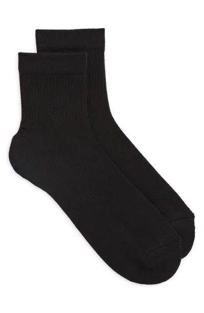 Nordstrom Solid Quarter Crew Socks In Black