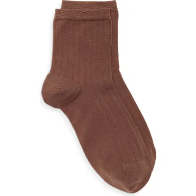 Nordstrom Wide Rib Ankle Socks In Brown