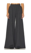 Norma Kamali Elephant Sweatpants In 深麻灰
