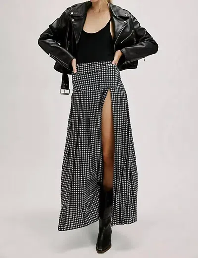 Norma Kamali Pleated Long Skirt With Slit In Large Houndstooth