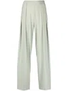 Norma Kamali Tapered Pleated Trousers In Grün