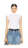 Norma Kamali Slim Fit Sleeveless Turtle Top In 雪白