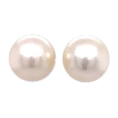 Normani Women's Pearl Earrings In Cream In Neutral