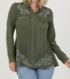 Nostalgia Embroidered Hi Lo Button Up Shirt In Olive In Green
