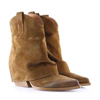 Notabene Women's Zorro Boots, Light Brown Suede