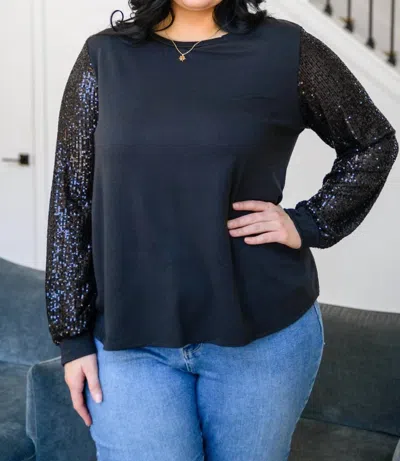 Now N Forever Center Of Attention Blouse In Black In Blue