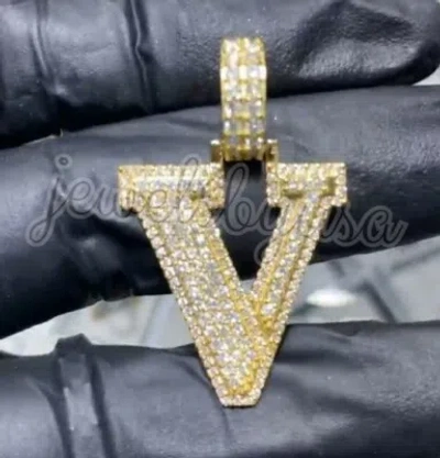 Pre-owned Nsg Men's 2.50ct Genuine D/vvs Moissanite Custom V Letter Initial Pendant 925 Silver In White
