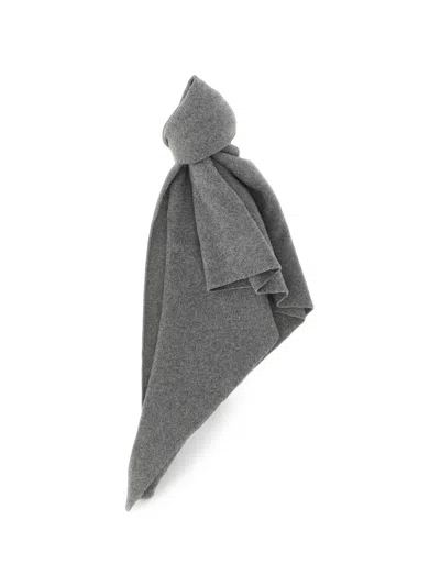Nude Cashmere Knitted Scarf In Gray
