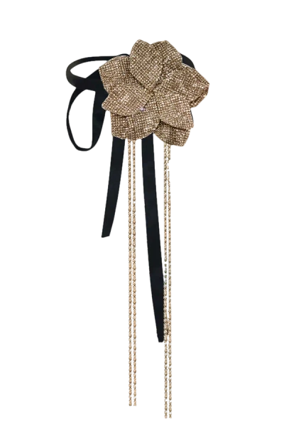 Nué Crystal Flower Choker