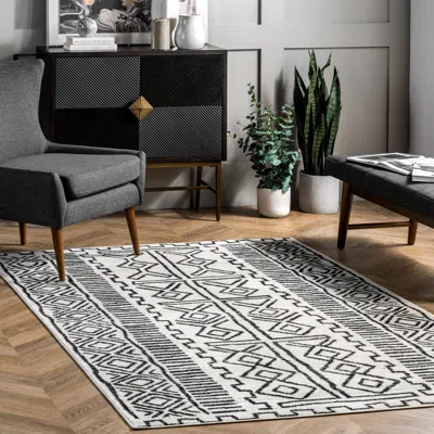 Nuloom Alisa Tribal Area Rug In Gray